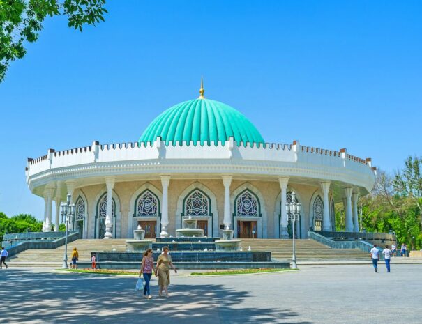 the-rotunda-modern-building-of-amir-timur-museum-uzbekistan